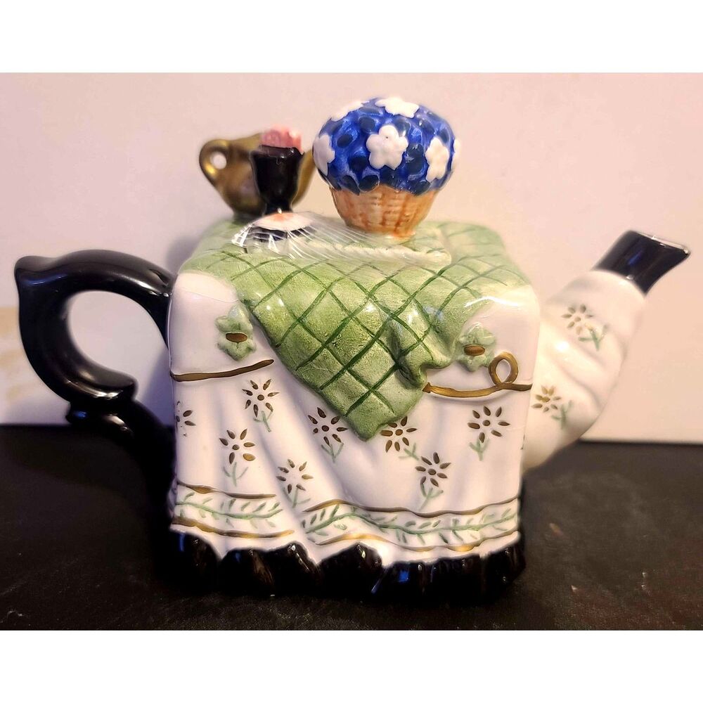 Houston Harvest Ceramic Teapot Tea Time Table With Flowers‎